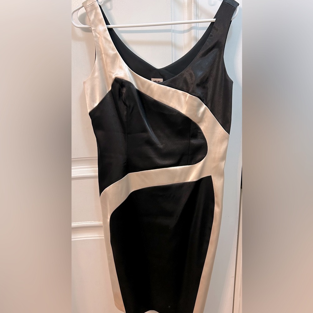 Anne Klein dress, for cocktail or dinner. Fitted satiny material size 8